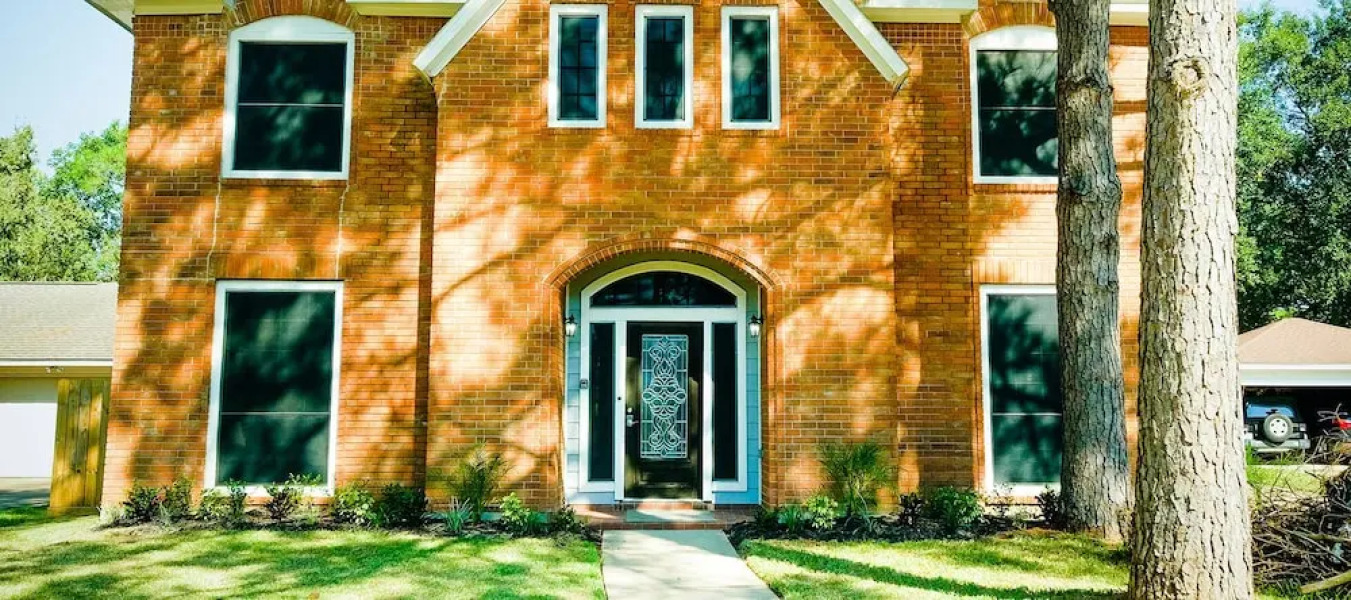 4Bdrm 2.5Bath 8Bed - Story North Houston