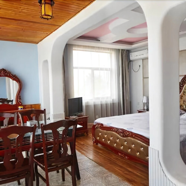 Hai Yue Holiday Hotel