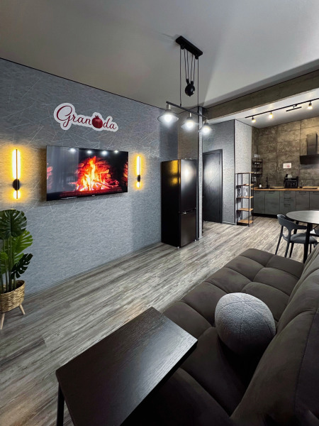 Апартаменты Granada Шикарная евро-двушка в центре города с новым ремонтом в стиле Лофт