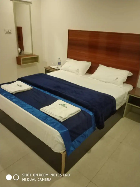 Отель Rathna Park