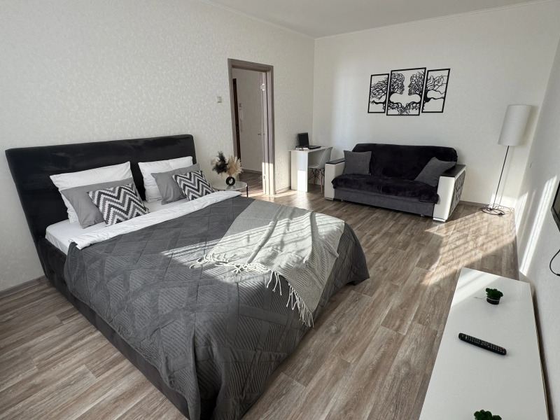 Апартаменты Ассорти на 12 Этаже с Потрясающим Видом на Реку Обь