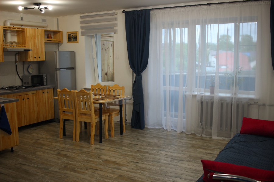 Квартира Трехкомнатная Студия Провинция