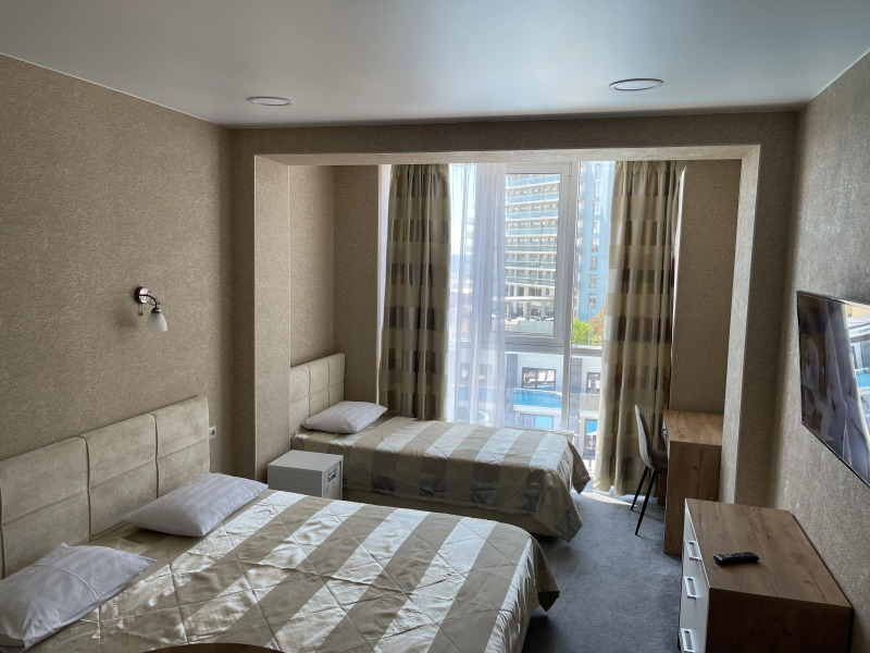 Апартаменты у моря с видом на бассейн