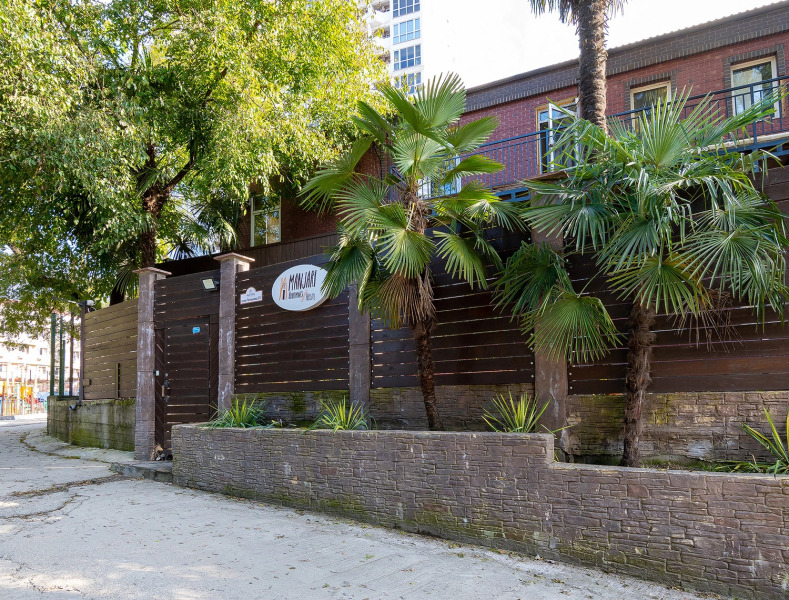 Отель Манжари