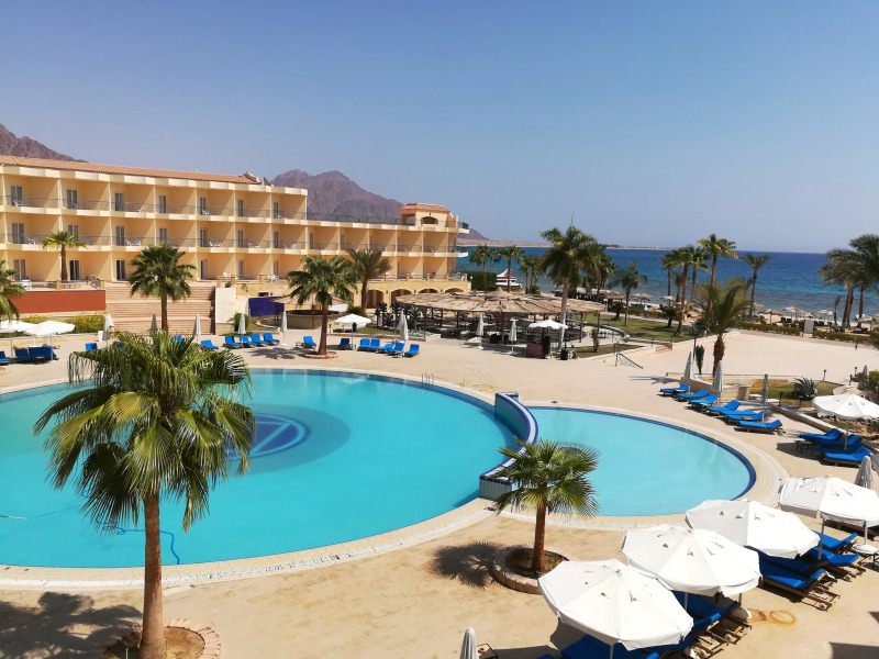 Отель La Playa Beach Resort Taba