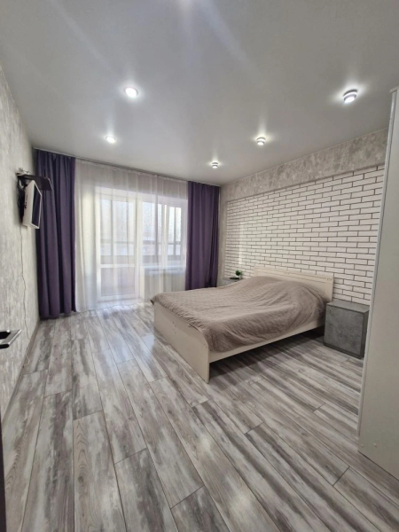 Квартира Братская 7/12