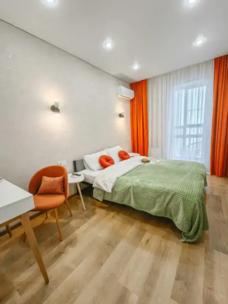 Квартира уютная и стильная в доме с садом на крыше