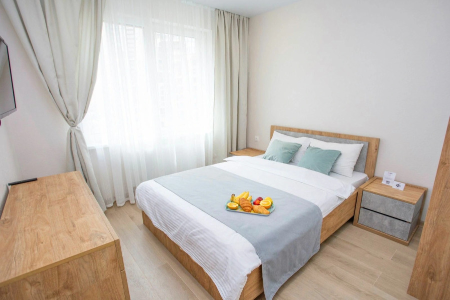 Квартира на сутки Парк Челюскинцев Метро в шаговой доступности Кухня объединена с жилой зоной Отдельная спальня Wi-Fi Самозаселение