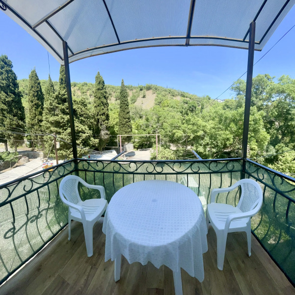 Апартаменты Трехкомнатные Апартаменты в Профессорском Уголке