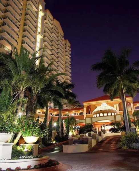 Апарт-отель Pet Friendly Condos in Sunny Isles