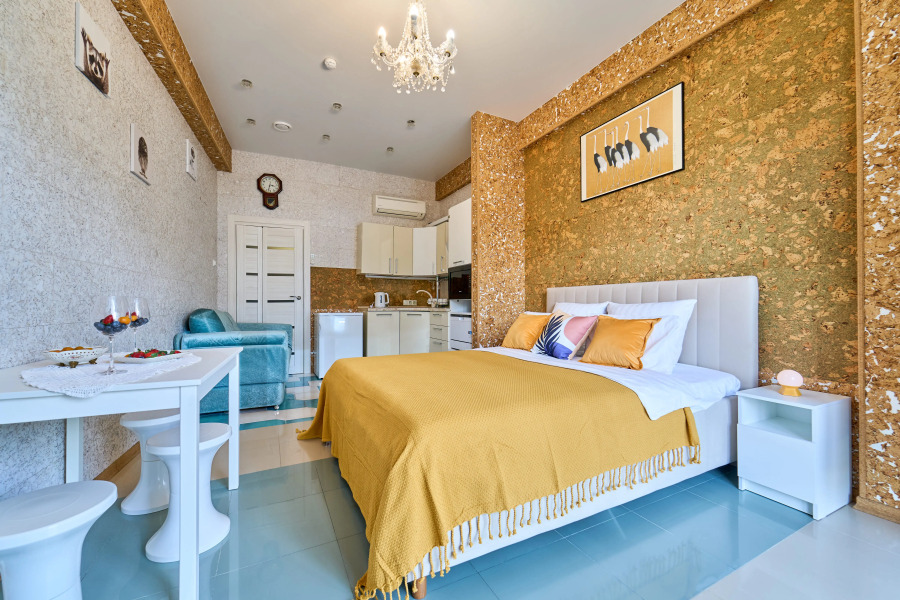 Апартаменты с бассейном Актёр Гелакси