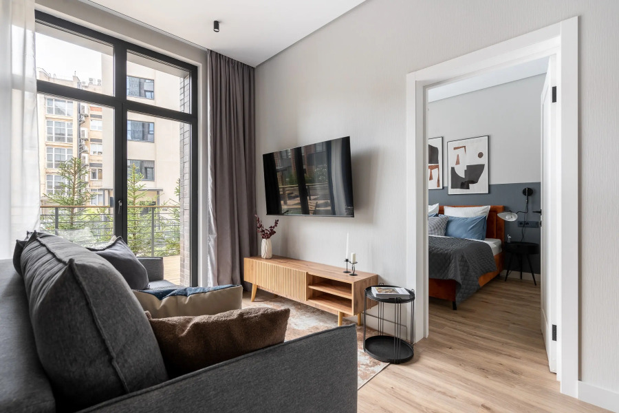 Квартира с Дизайнерским Интерьером с Террасой на Берегу Невы