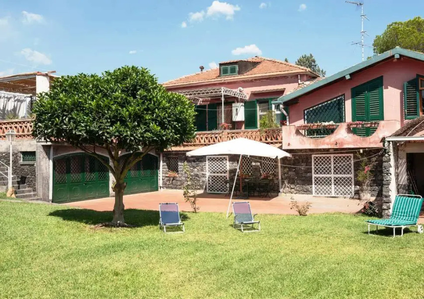 Отель B&B La Casa del Ficus