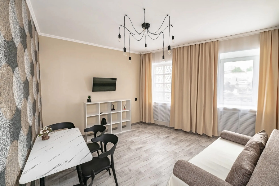 Апартаменты Трехкомнатные в самом центре города на Фокина 19