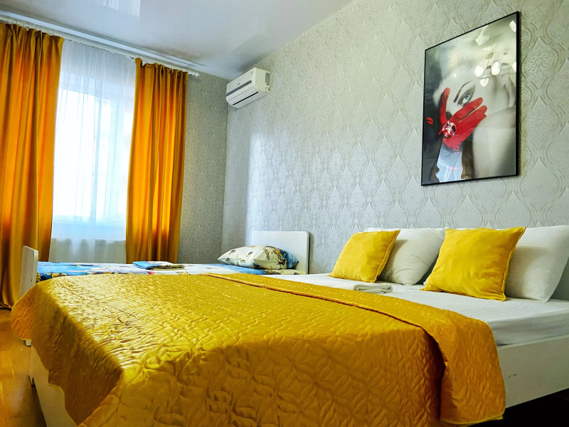 Квартира Вместительная у парка Галицкого от Комфорт и Точка