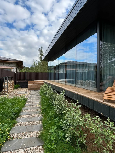 Частный дом у реки с сауной и чаном