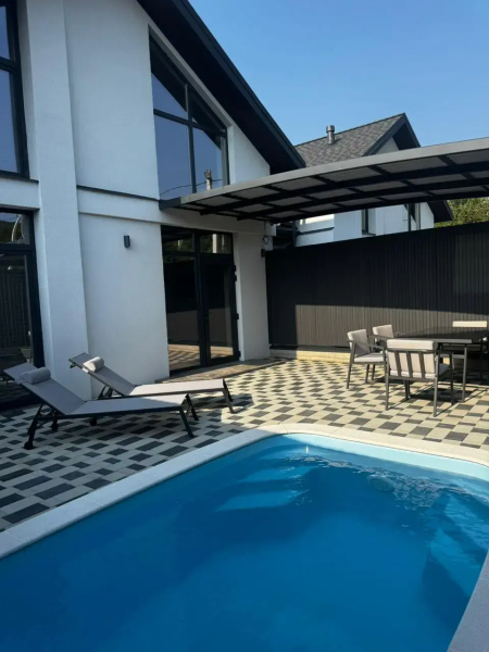 Шале Меот Green