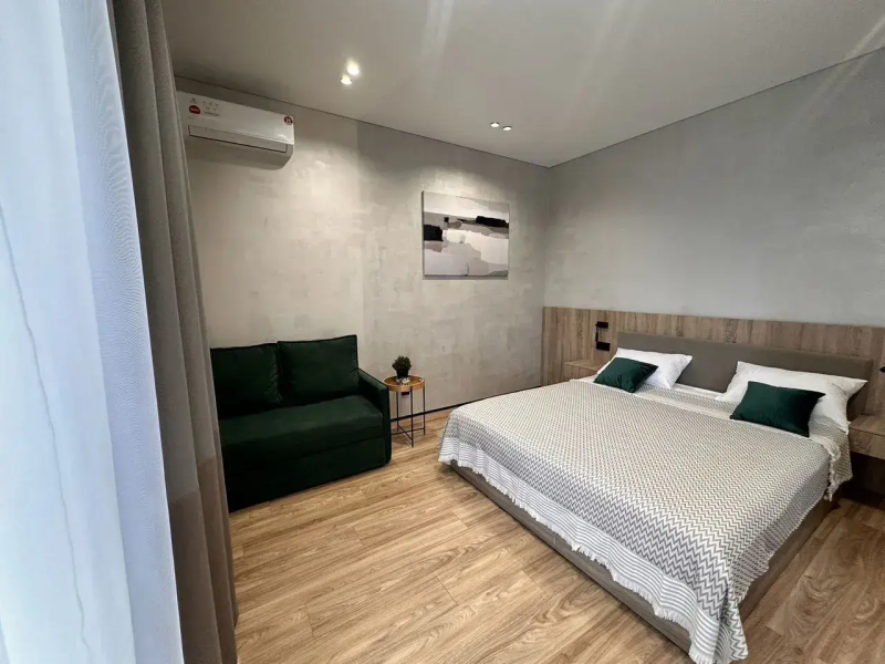 Апартаменты на втором этаже с балкoном