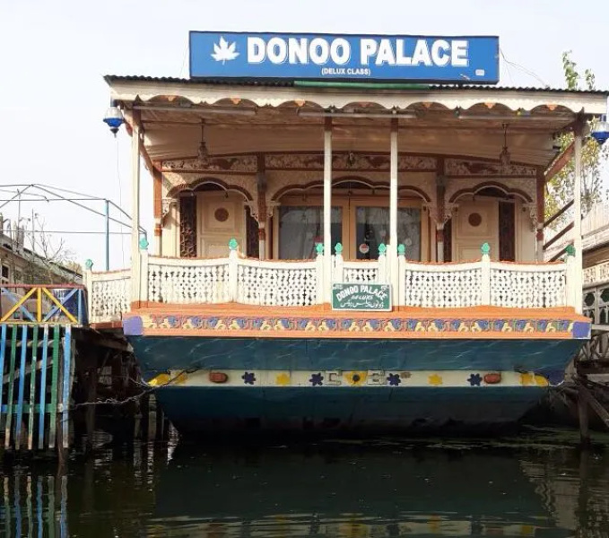 Отель Houseboat Donoo Palace