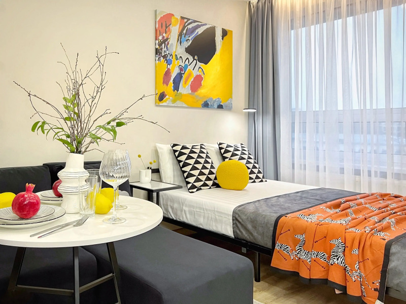 Апартаменты Granada Красивая студия в новом апарт-отеле на берегу канала