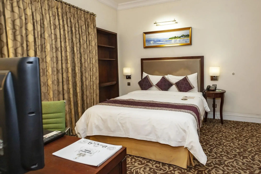 Отель Royal Park Residence