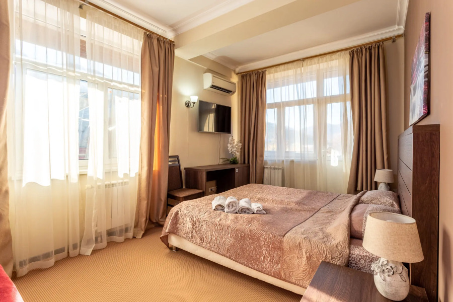 Квартира Номер в Отеле с Балконом Шикарным Видом на Горы