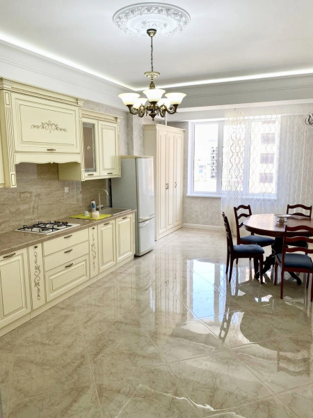 Квартира Просторная новая люкс в центре недалеко от моря