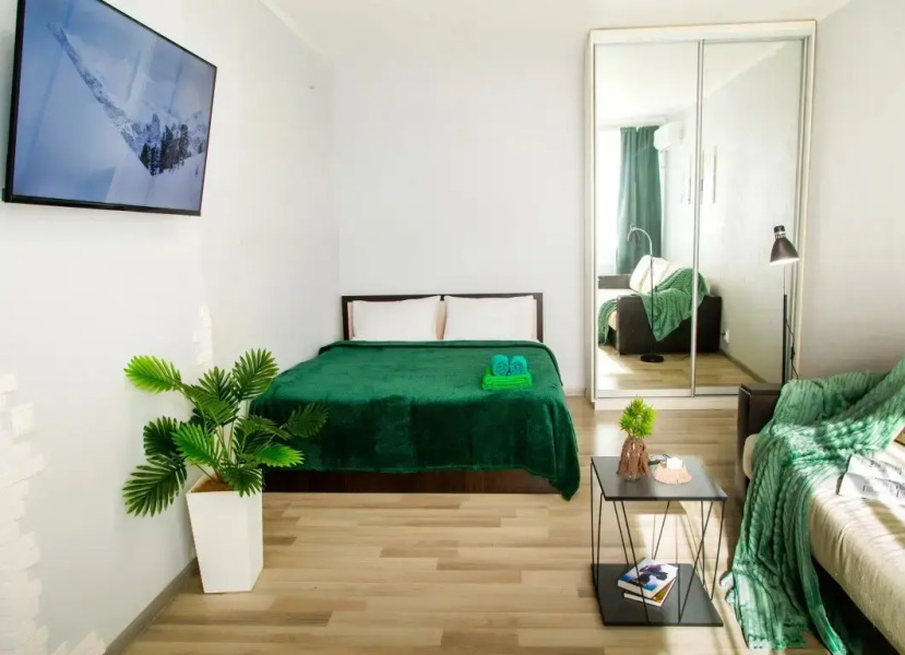 Квартира возле Самолёта