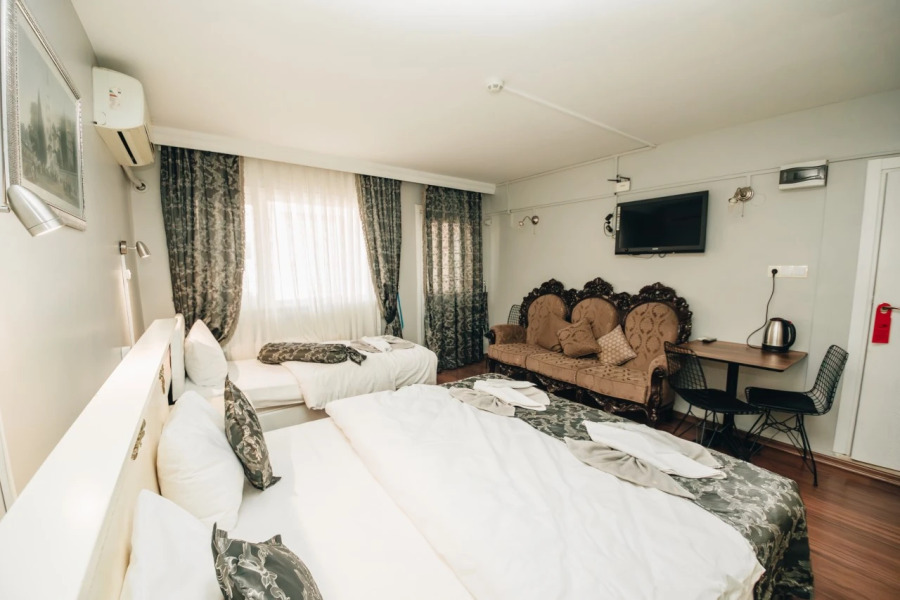 Отель Safran Suites