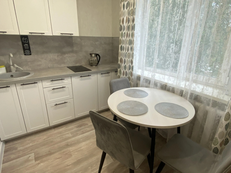 Квартира на Дружбы Народов 18