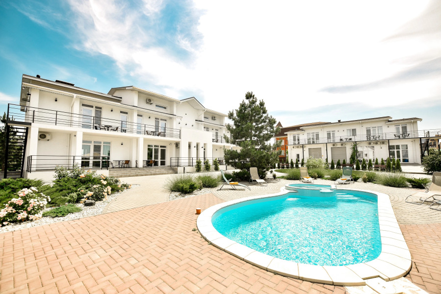 Отель Белая Ива