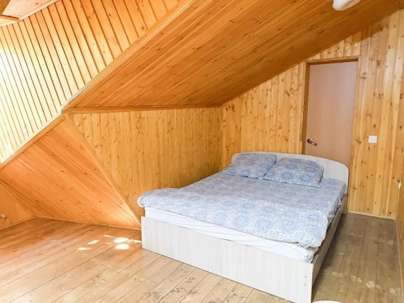 Частный дом с баней и бассейном