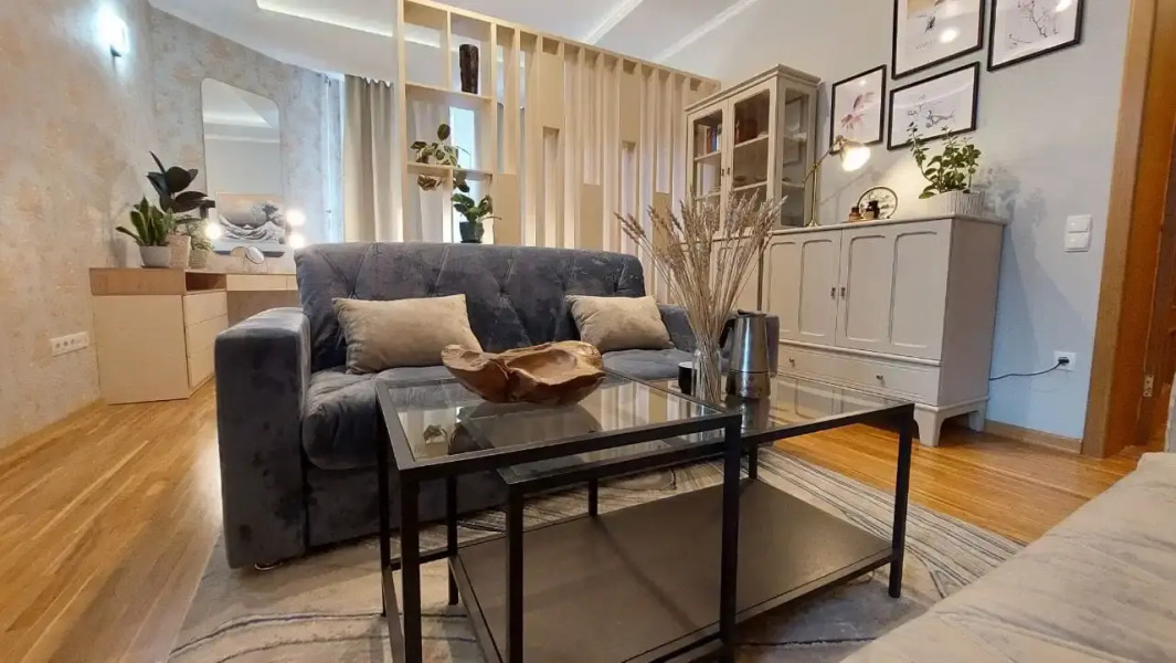 Семейные апартаменты в центре рядом с метро и набережной озера Кабан