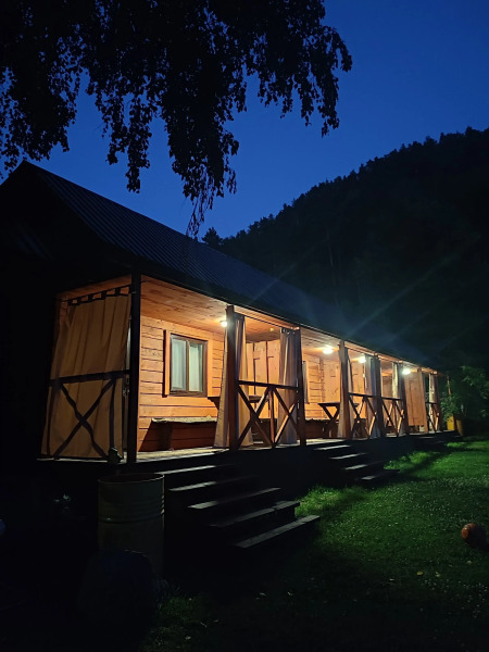 Гостевой дом Emirell Altai на улице Горной 2