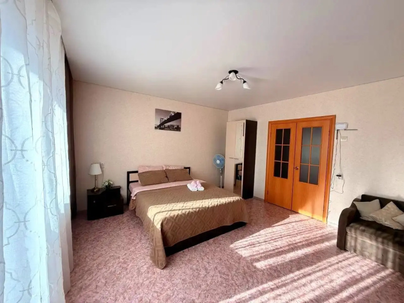 Квартира GoldApart на проспекте Победы 342а