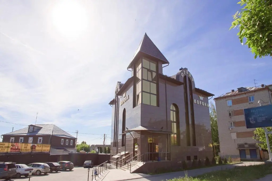 Отель Корона