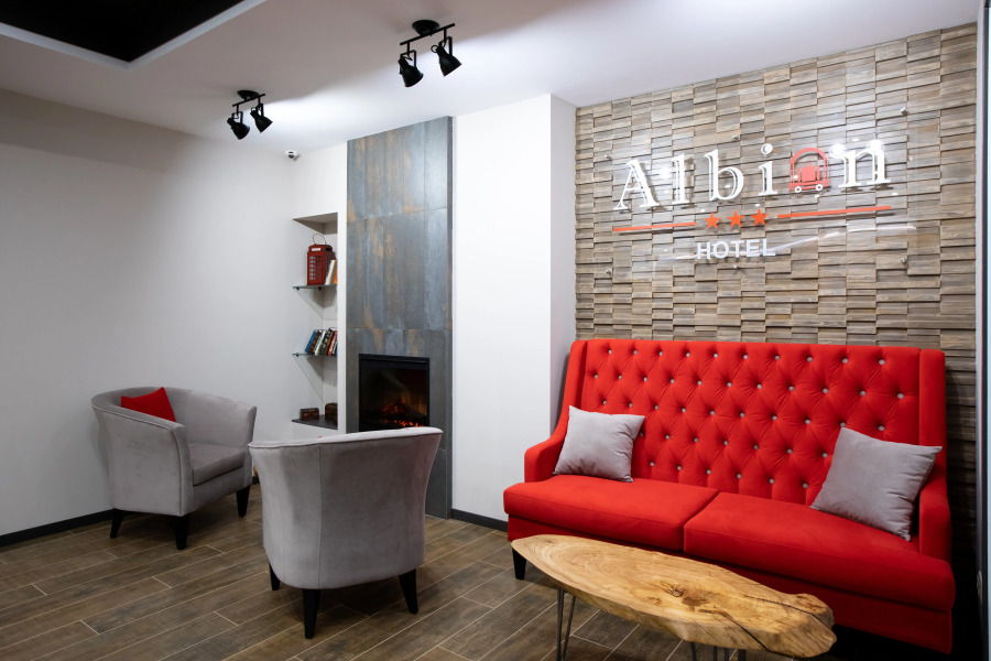 Отель Альбион