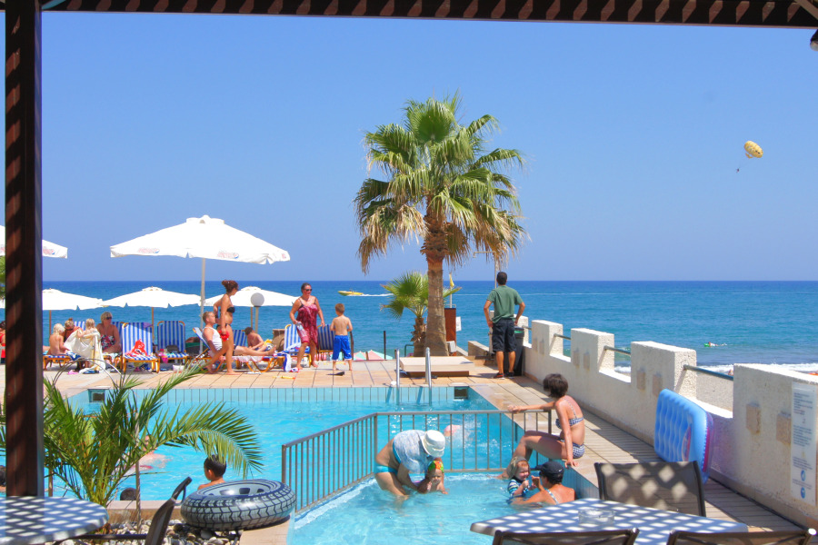 Апартаменты Seafront Beach Hotel