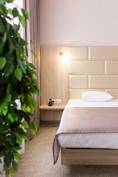 Отель Cronwell Ника Центр