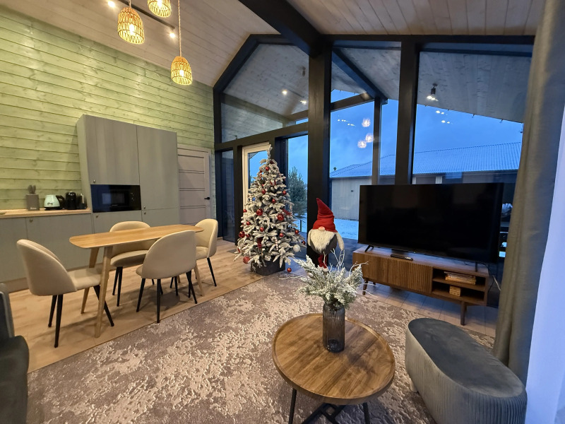 Частный дом Загородный с баней чаном и беседкой