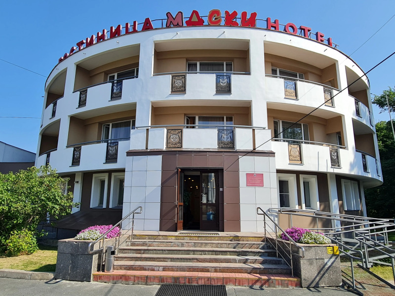 Отель Маски