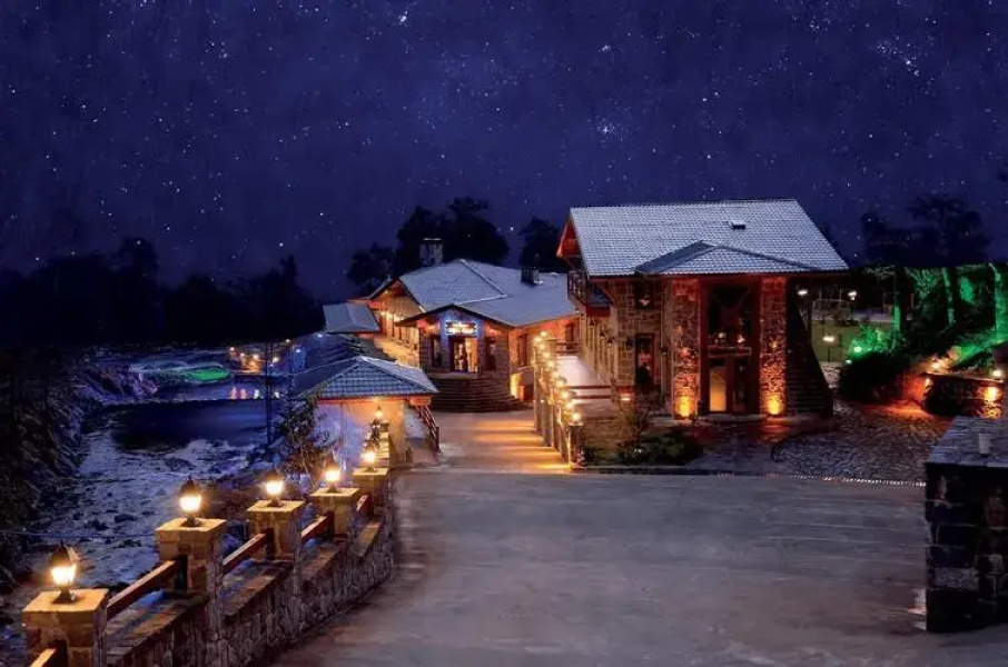 Teona Caglayan Bungalov