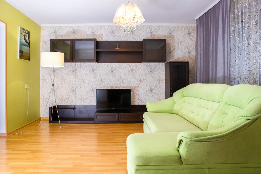 Апартаменты Просторная 2х Комнатная на Алексеева 115