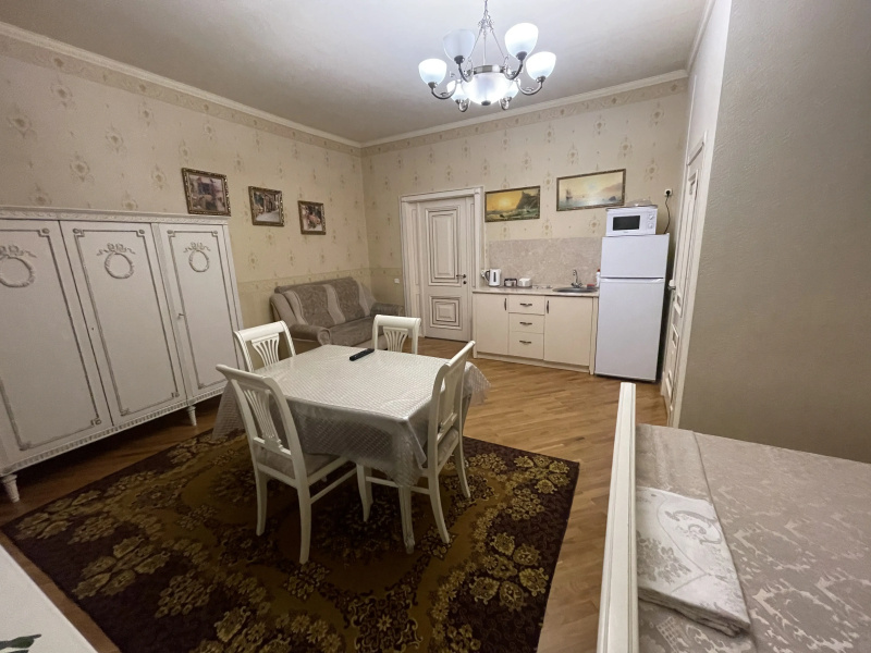 Don-61 Guest House