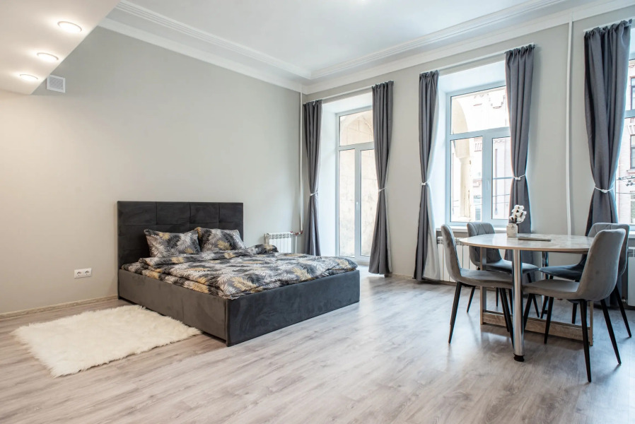 Квартира Стильная Евродвушка с Балконом в Центре Петроградской