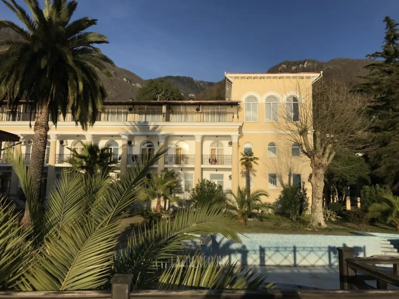 Курортный отель Лазурный берег