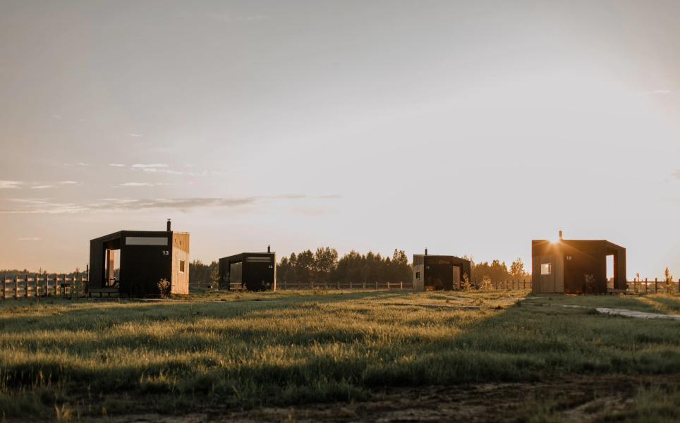 Частный дом Панорамные мини-домики на ферме Nomad Houses в Браславе