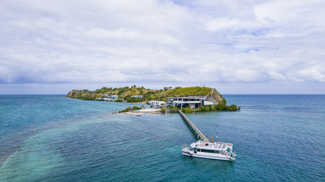 Курортный отель Loloata Island Resort