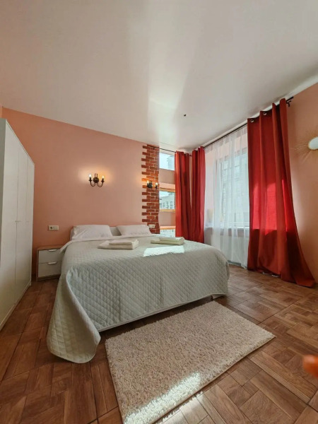 Квартира Светлая в Шаговой Доступности от Метро