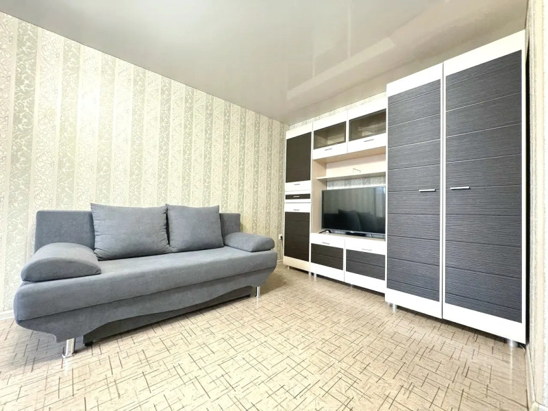 Квартира двухкомнатная в центре на Дзержинского рядом с РИАцентром